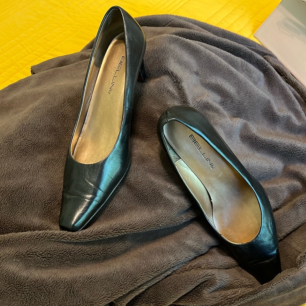 Bellini, black leather pointed toe heels, size 10.